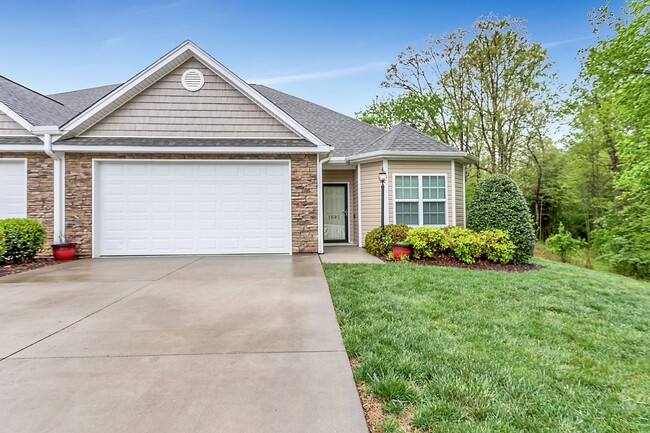 Primary Photo - 1692 Preston Woods Dr