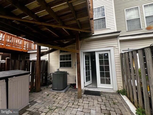 Building Photo - 44211 Litchfield Terrace