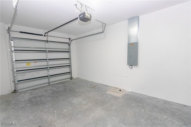 Building Photo - 843 Duplex St E