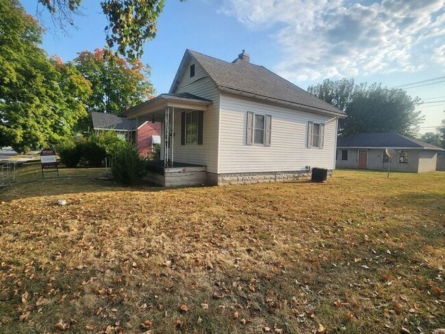 Building Photo - 2 Bedroom on the Southside