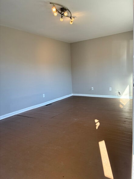 Building Photo - 719 Hemlock Ave