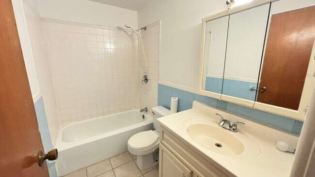 Building Photo - 17 Weld St