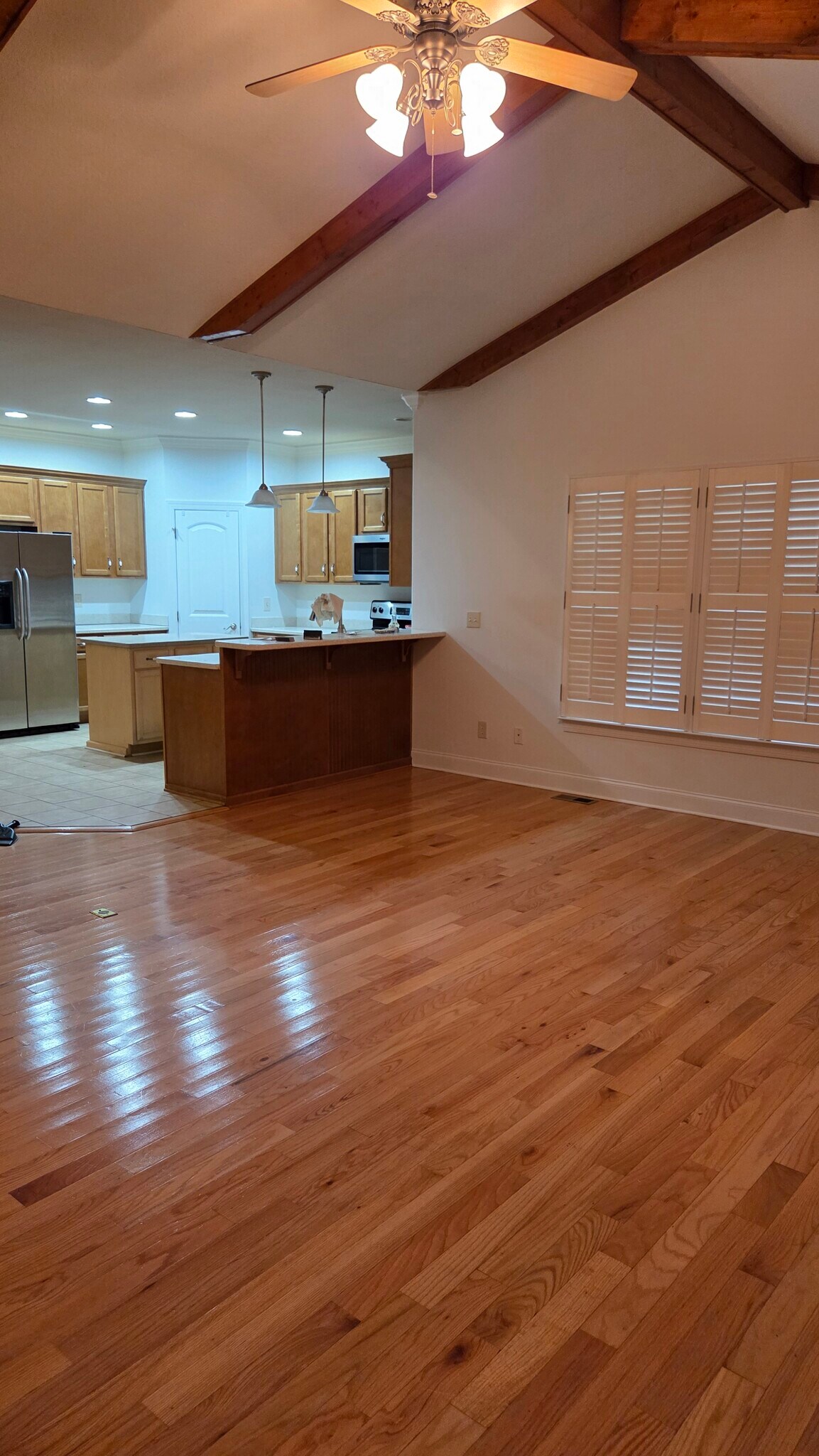 Building Photo - 324 Avenue of the Oaks