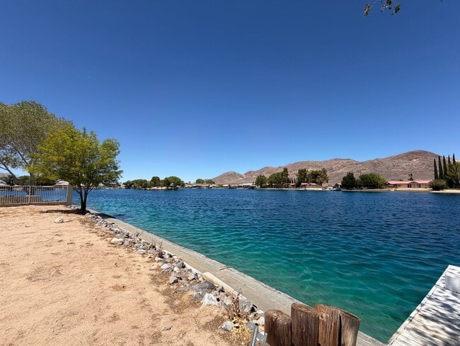 Building Photo - Beautiful 3 Bedroom House Located on Calico Lake