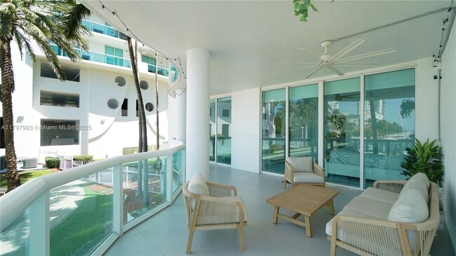 Building Photo - 7918 Harbor Island Dr