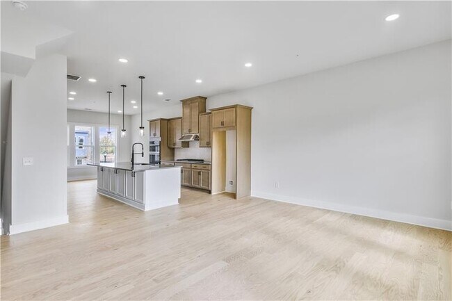 Building Photo - 2686 Evers Dr NE