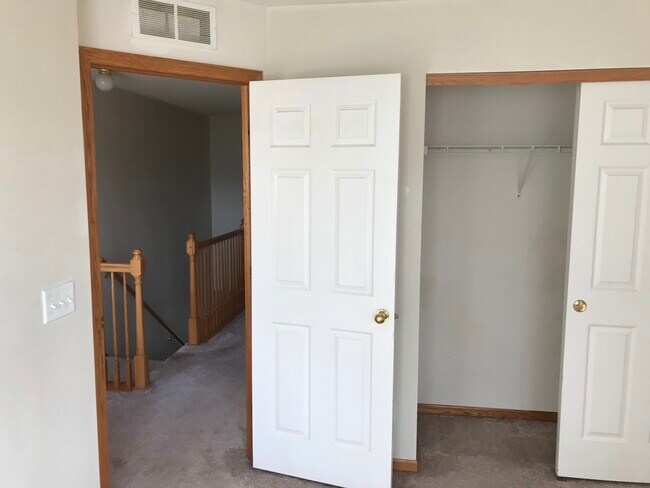 Building Photo - 676 Cobblestone Way