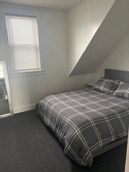 Building Photo - 251 Purchase St