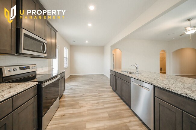 Building Photo - 1817 Dahlia Way