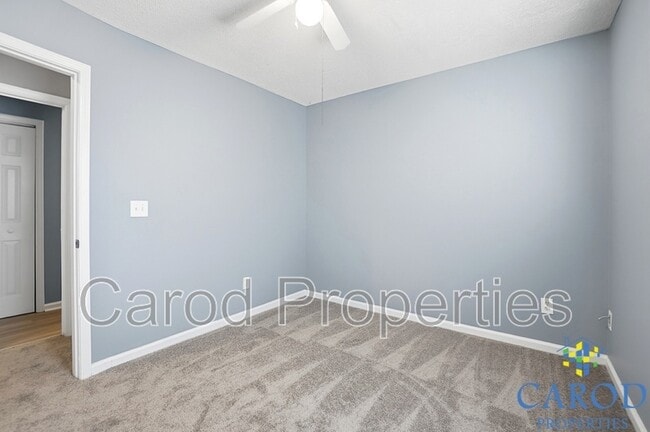 Building Photo - 2713 Daffodil Dr