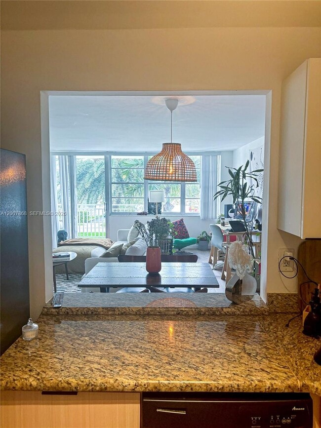 Building Photo - 2150 Sans Souci Blvd