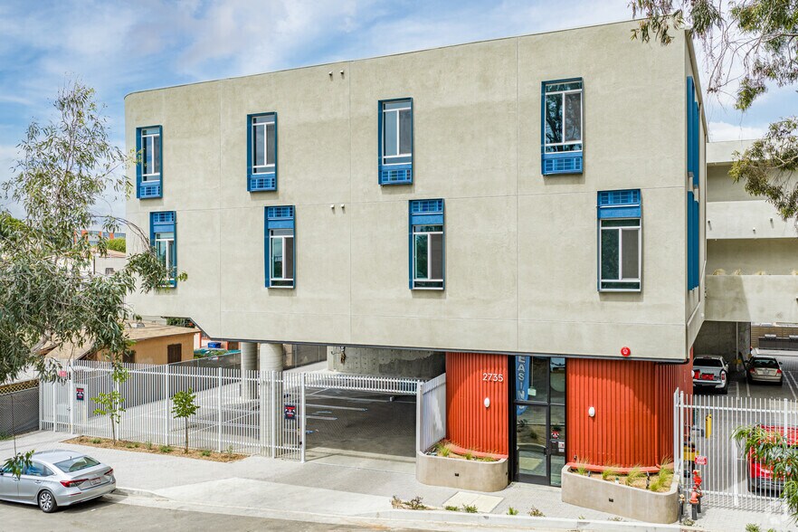 Primary - Step Designer Lofts