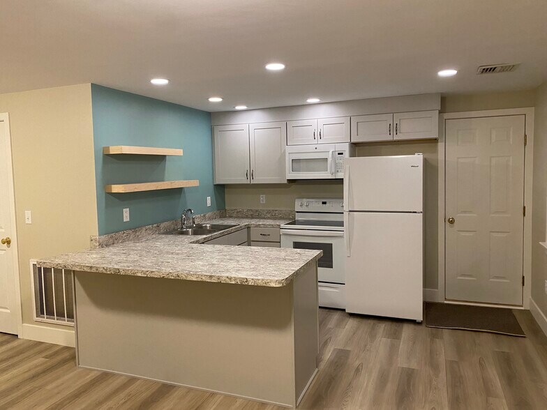 Kitchen - 558 Union School Rd