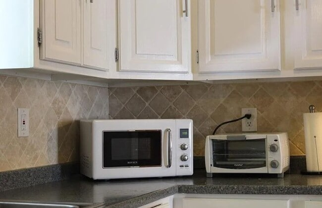 Building Photo - 15 Renwick St