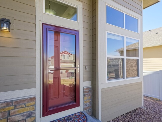 Building Photo - Amazing Cumberland Green home