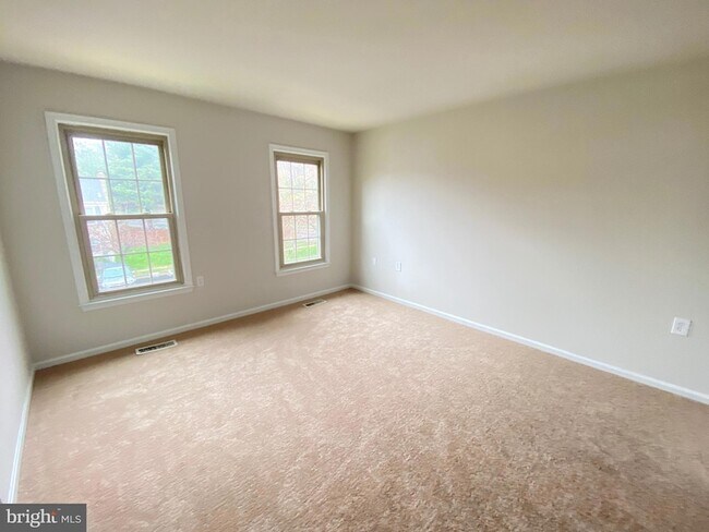 Building Photo - 12116 Stallion Ct