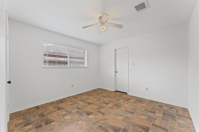 Building Photo - 707 Cascade Creek Dr