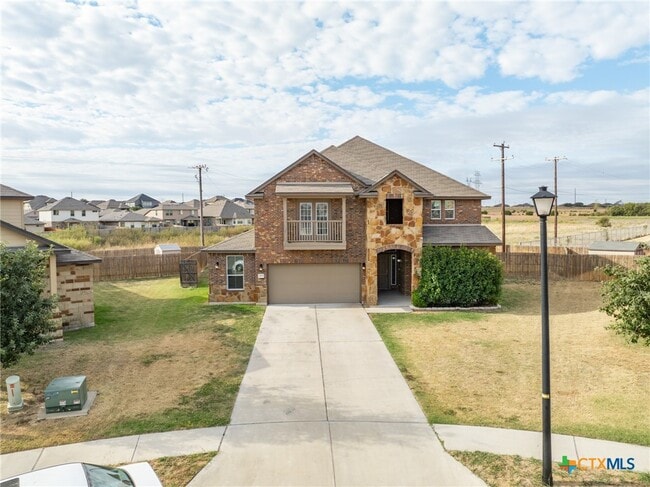 Building Photo - 3302 Lorne Dr