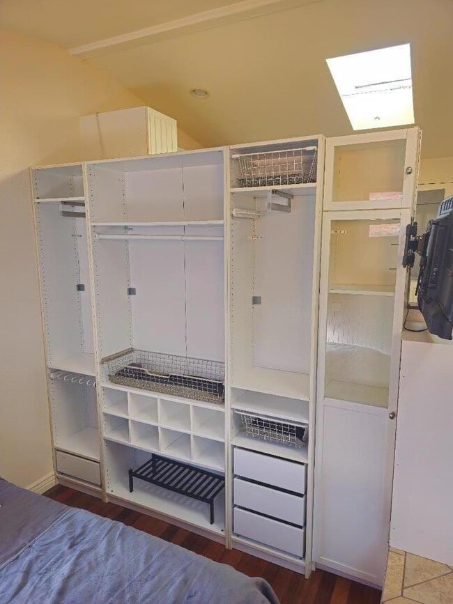 Building Photo - 229 Moana Pl