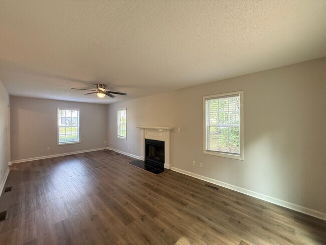Building Photo - 5337 Moss Creek Ln