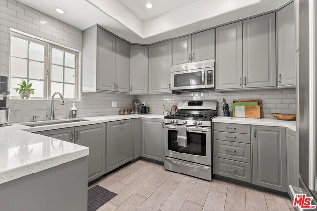 Building Photo - 1823 20th St