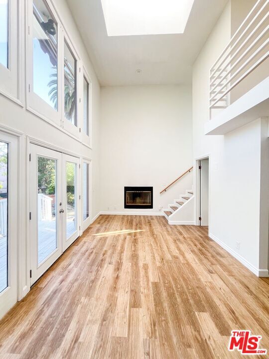 Building Photo - 844 Maltman Ave