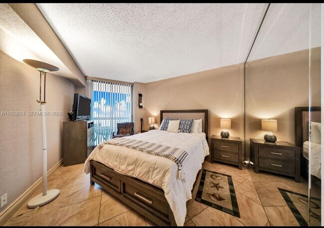 Building Photo - 19101 NE 36th Pl