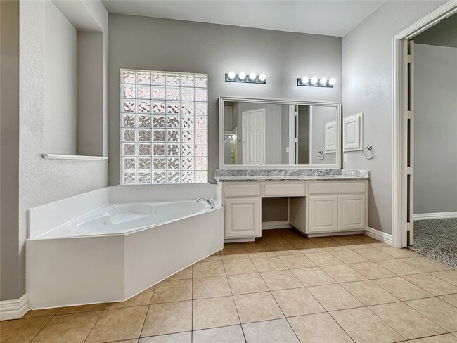 Building Photo - 5973 Country View Ln