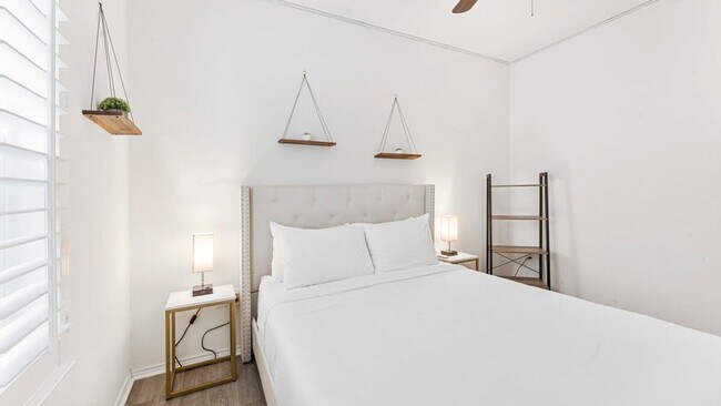 Building Photo - 7301 Altidore Dr