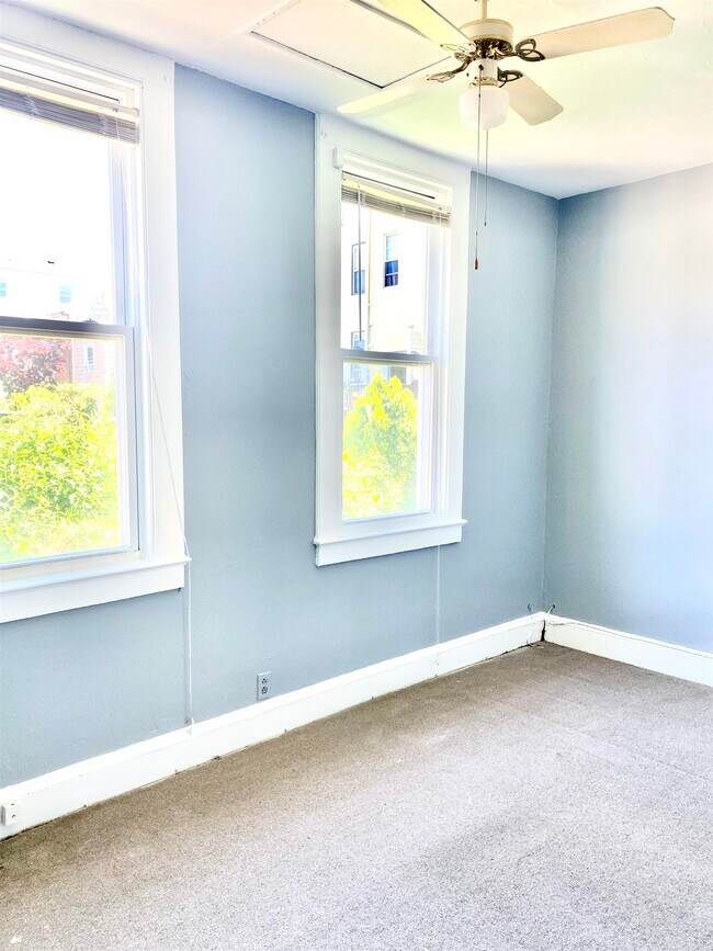 Building Photo - 19 Nelson Ave