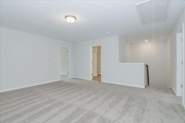 Building Photo - 317 Bordeaux Dr