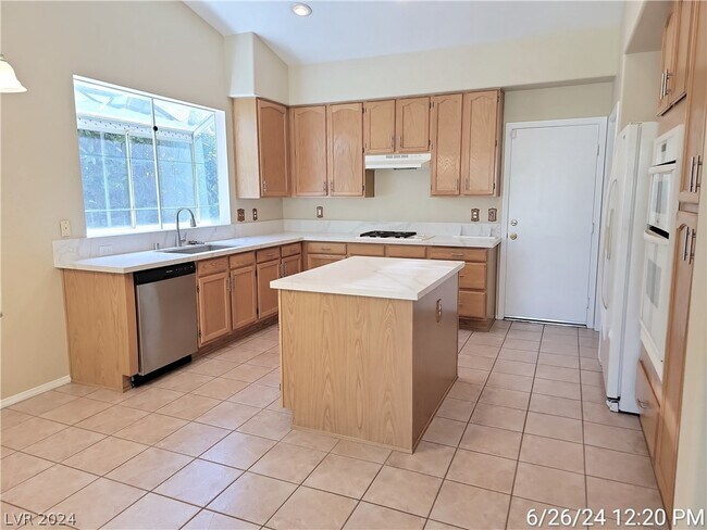 Building Photo - 2700 Copper Cove Dr