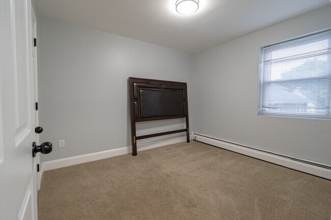 Building Photo - 225 S Main St