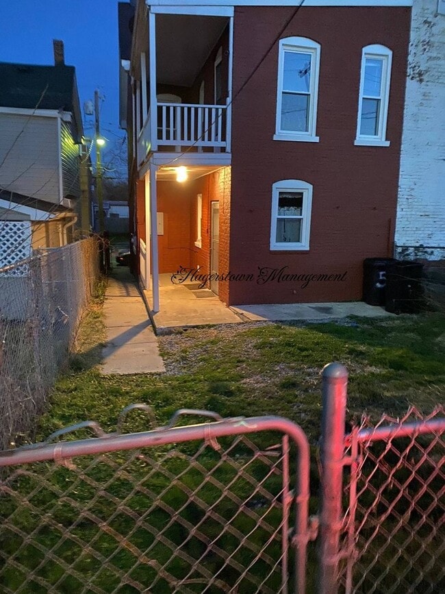 Building Photo - Newly Renovated - Off Street Parking & Fen...