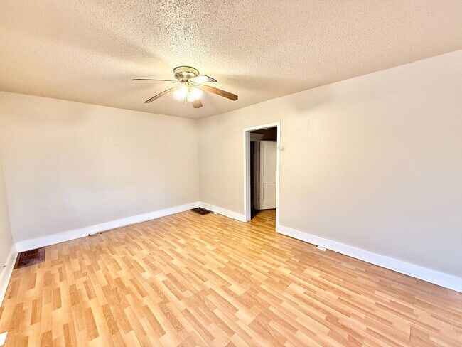 Building Photo - 2602 6th Ave