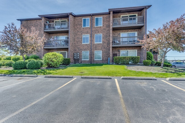 Building Photo - 900 Perrie Dr