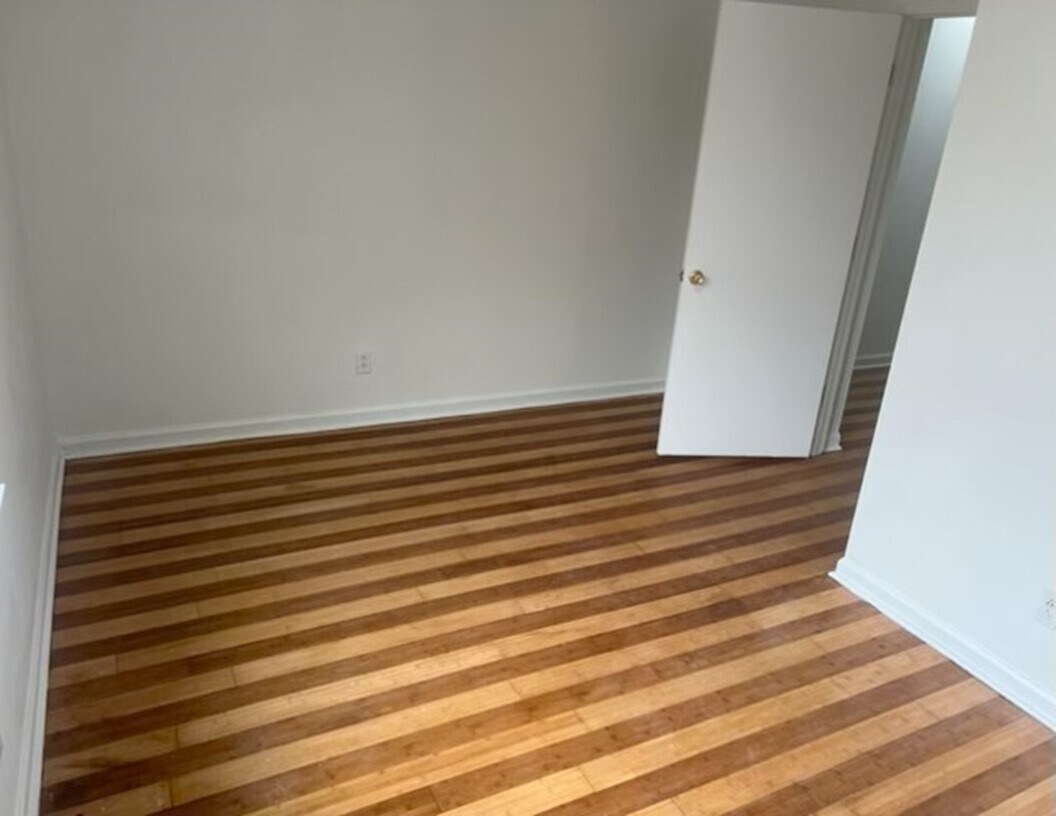 Building Photo - 752 N 40th St