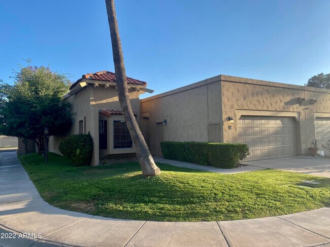 Building Photo - 7318 E Palo Verde Dr