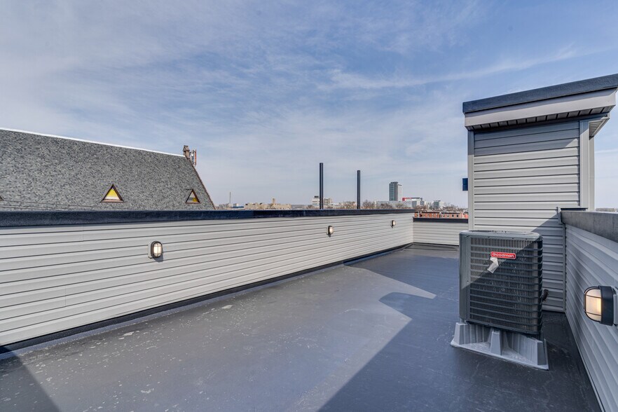 Building Photo - 2603 E Boston St