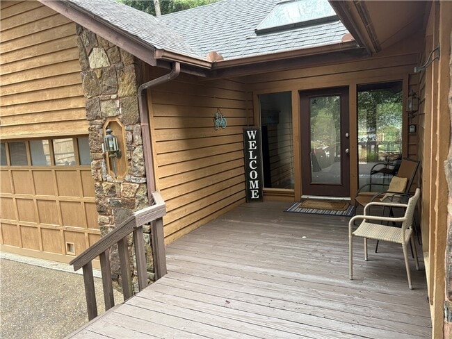 Building Photo - 80 Mayfair Dr