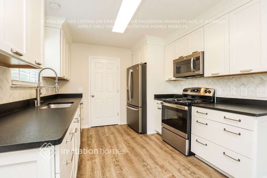 Building Photo - 2108 Long Meadow Dr