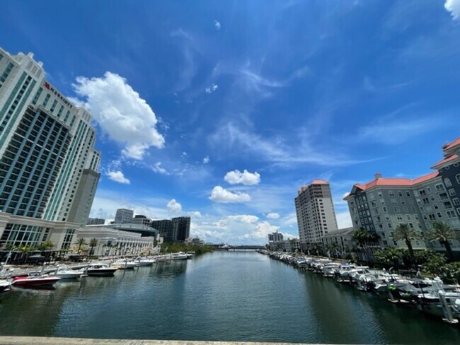 Building Photo - 700 S Harbour Island Blvd