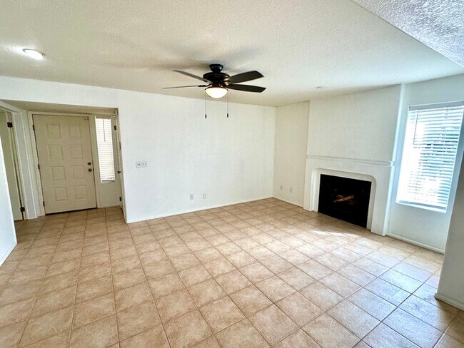 Building Photo - Welcome to this charming 2-bedroom, 2-bath condo in a gated Ventana Condominiums