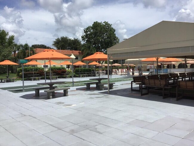 Building Photo - 5641 SW 2nd Ct