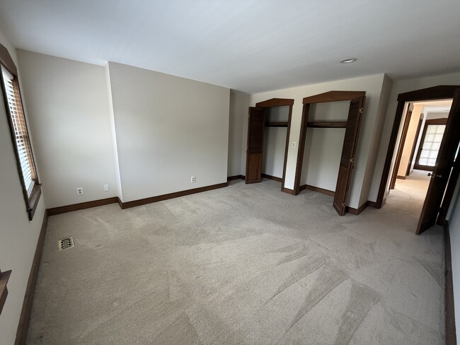 Building Photo - 1181 W Washington St
