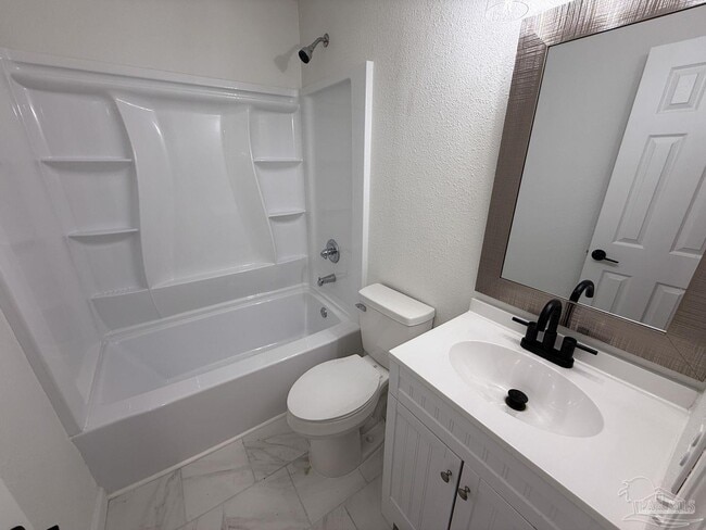 Building Photo - 5230 Springhill Dr