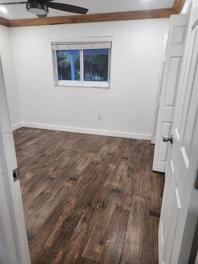 Building Photo - 290 NW 92nd Ave
