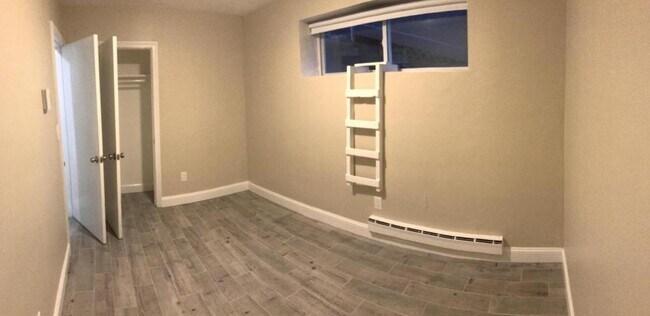 Building Photo - 656 Hyde Park Ave