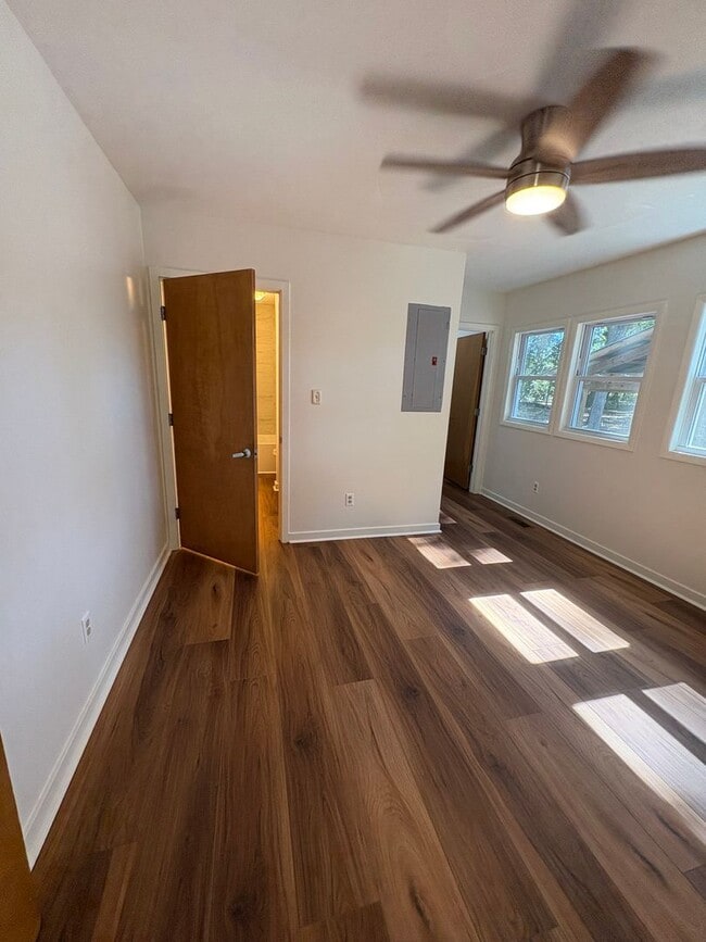 Building Photo - One-of-a-kind Home on 2.2 Acres – $1,700/m...