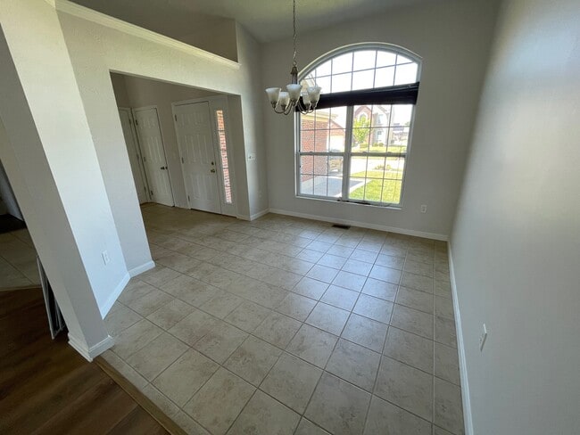 Building Photo - 5022 Dayflower Dr
